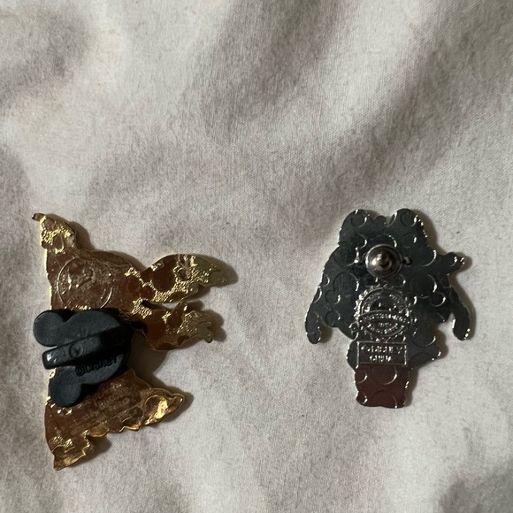 Random Disney pins - Picture 13 of 13
